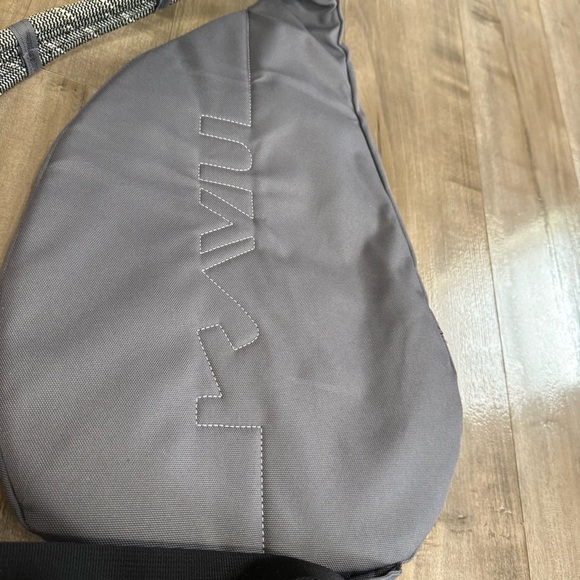 Kavu Rope Sling Bag Outdoor Hiking Backpack Purse Gray Wipeable Pockets Gorpcore - Picture 14 of 15